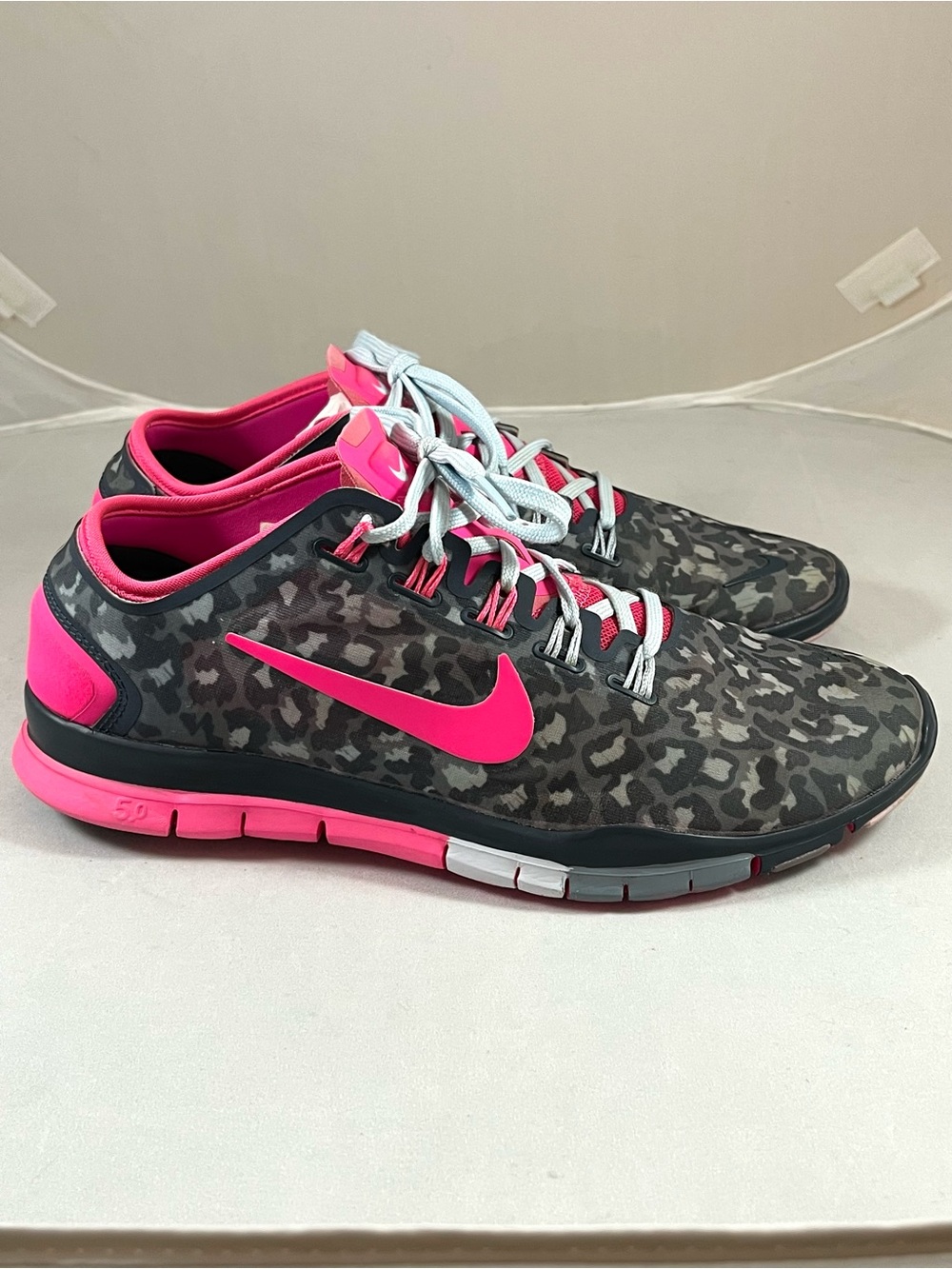 Nike Free TR Connect 2 Training Shoes Gray Leopard & Pink Size 7.5 - Picture 2 of 8